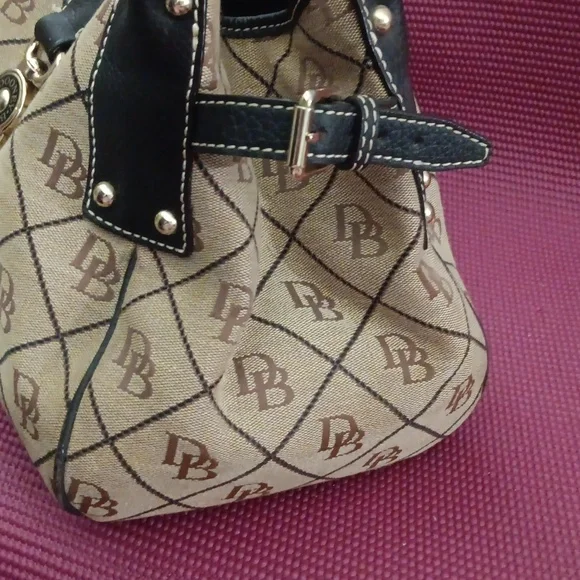 Dooney Bourke - Picture 5 of 15
